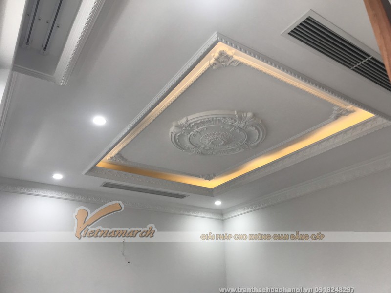 Thi công trần thạch cao tân cổ điển chống nóng cho gia đình anh Hoàng – Hà Nội Thi công trần thạch cao tân cổ điển chống nóng cho gia đình anh Hoàng – Hà Nội