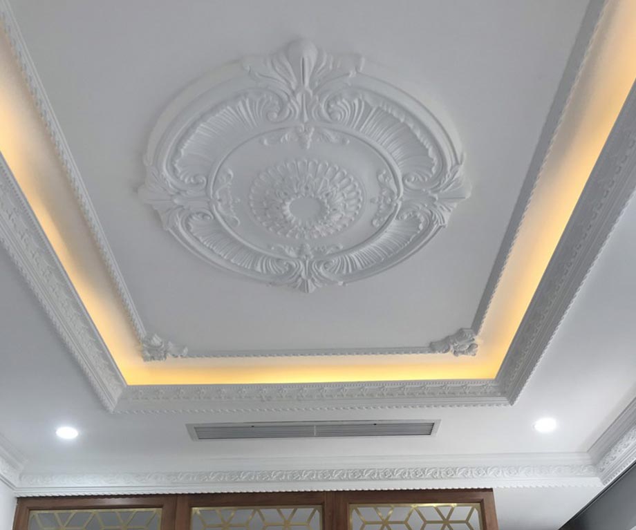 Thi công trần thạch cao tân cổ điển chống nóng cho gia đình anh Hoàng – Hà Nội
