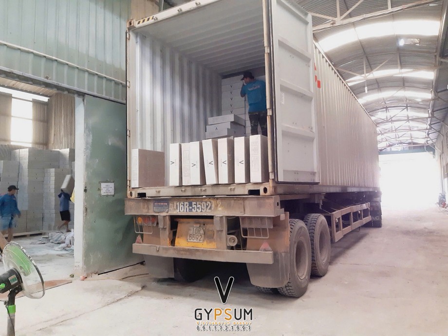 Tấm trần sợi khoáng Vgypsum giá rẻ Tấm trần sợi khoáng Vgypsum giá rẻ